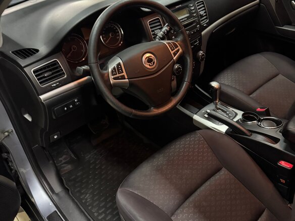 2011 SsangYong Actyon II, серый, 1000000 рублей - вид 9