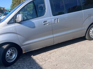 2011 Hyundai Grand Starex I, серый, 1500000 рублей, вид 3