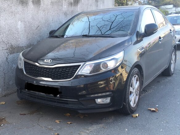 2015 Kia Rio III Рестайлинг, чёрный, 1100000 рублей - вид 1