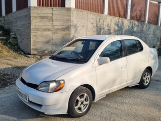 2000 Toyota Platz, белый, 400000 рублей, вид 1