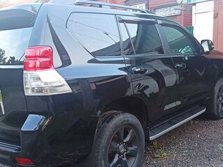 2013 Toyota Land Cruiser Prado 150 Series, чёрный, 3500000 рублей, вид 3