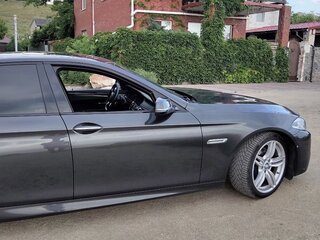 2014 BMW 5 серии 550i VI (F10/F11/F07) Рестайлинг, серый, 2800000 рублей, вид 4