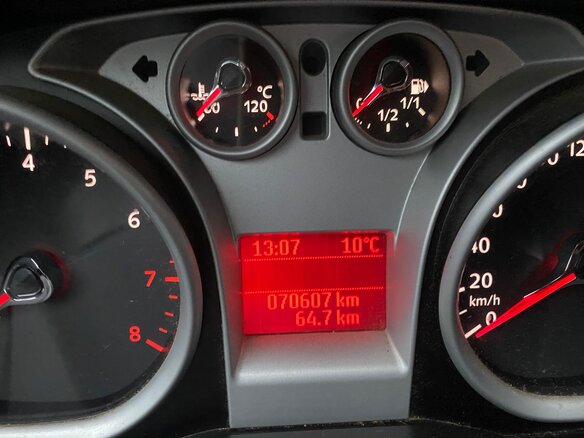 2010 Ford Focus II Рестайлинг, серебристый, 600000 рублей - вид 6