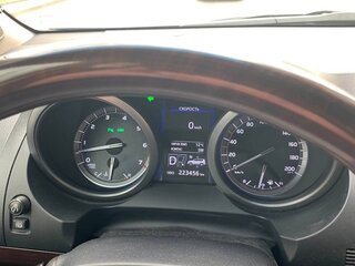 2014 Toyota Land Cruiser Prado 5-speed 150 Series Рестайлинг 1, серебристый, 3053724 рублей, вид 2