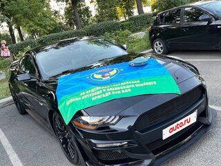 2019 Ford Mustang VI Рестайлинг, чёрный, 6000000 рублей, вид 4