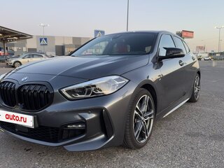 2021 BMW 1 серии 120i III (F40), серый, 3500000 рублей, вид 2