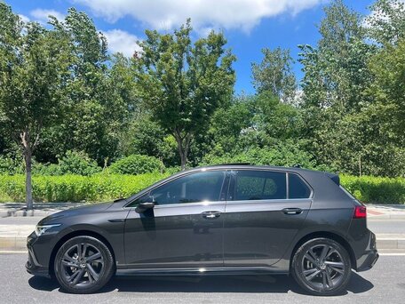 2022 Volkswagen Golf VIII, серый, 2250000 рублей, вид 3