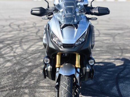 2017 Honda X-ADV, серебристый, 850000 рублей, вид 1