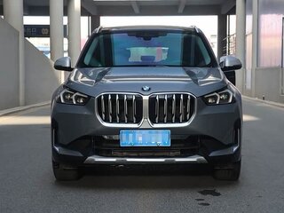 2022 BMW X1 18i sDrive III (U11/U12), серебристый, 3190000 рублей, вид 2