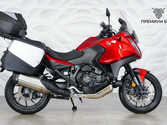 2024 Honda NT1100, красный, 1577000 рублей