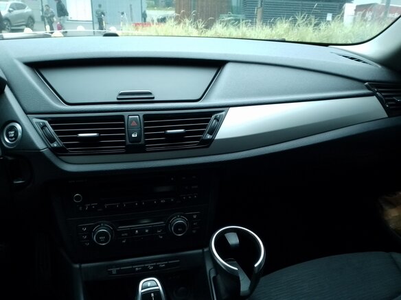 2013 BMW X1 20i I (E84) Рестайлинг, белый, 1100000 рублей - вид 9