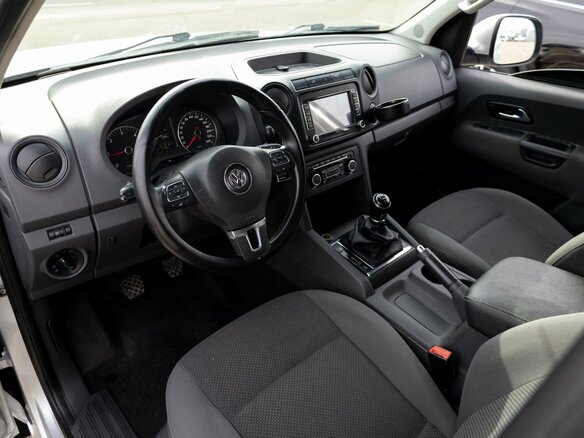 2012 Volkswagen Amarok I, серебристый, 1695000 рублей - вид 12