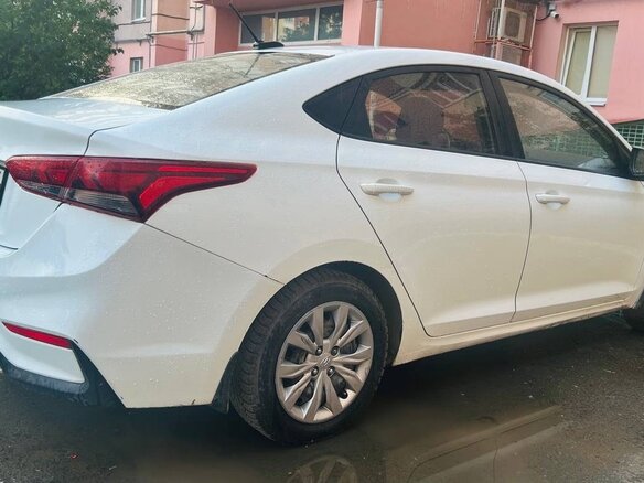 2019 Hyundai Solaris II, белый, 689000 рублей - вид 2