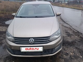 2016 Volkswagen Polo V Рестайлинг, бежевый, 900000 рублей, вид 1