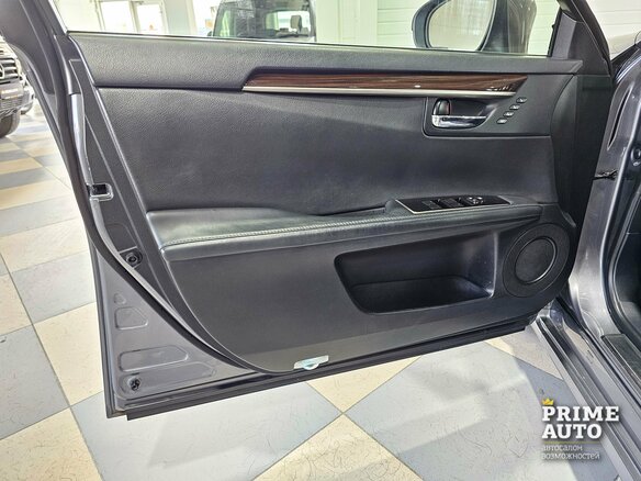 2015 Lexus ES 300h VI Рестайлинг, серый, 2749000 рублей - вид 9