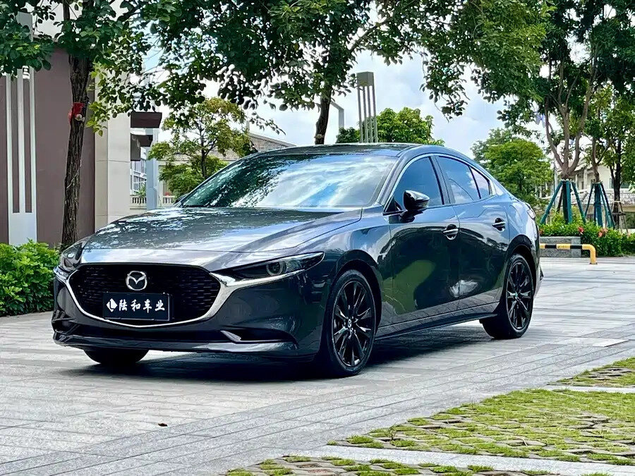 Открыть фотографии: Mazda 3 IV (BP)