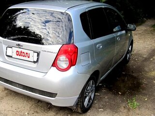 2010 Chevrolet Aveo I Рестайлинг, серебристый, 285000 рублей, вид 4