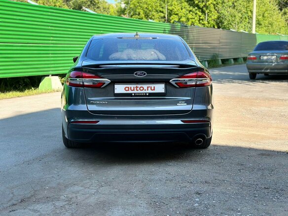 2019 Ford Fusion (North America) II Рестайлинг, серый, 1650000 рублей - вид 5