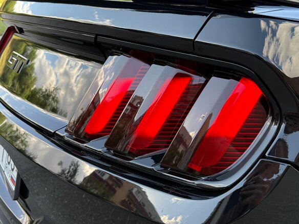 2015 Ford Mustang VI, чёрный, 2999999 рублей - вид 28
