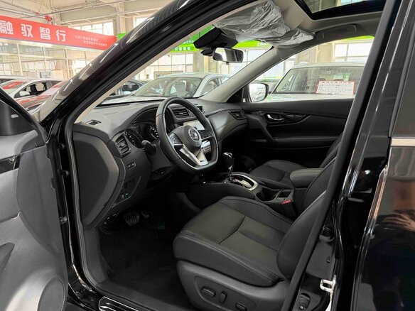 2025 Nissan X-Trail III Рестайлинг 2, чёрный, 2000000 рублей - вид 7
