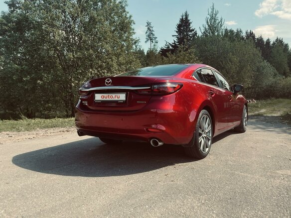 2019 Mazda 6 III (GJ) Рестайлинг 2, красный, 2200000 рублей - вид 4
