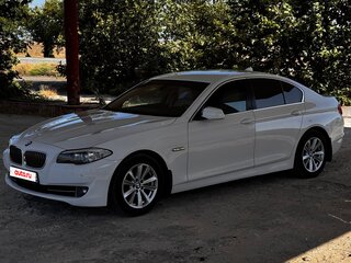 2010 BMW 5 серии 528i VI (F10/F11/F07), белый, 1500000 рублей, вид 3