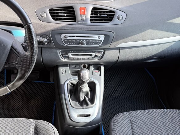 2011 Renault Scenic Grand III, бежевый, 870000 рублей - вид 6