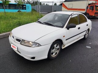 1998 Mitsubishi Carisma I, белый, 150000 рублей, вид 1