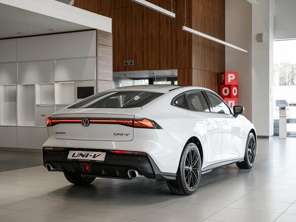 2024 Changan UNI-V I, белый, 3329900 рублей - вид 9