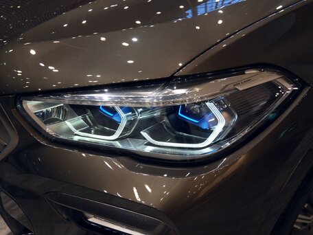 2020 BMW X6 M50i III (G06), коричневый, 7595000 рублей, вид 3