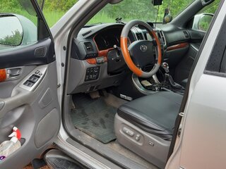 2005 Toyota Land Cruiser Prado 5-speed 120 Series, серебристый, 2100000 рублей, вид 4