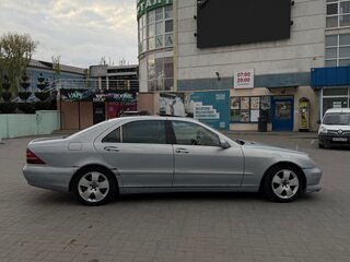 2001 Mercedes-Benz S-Класс 320 Long IV (W220), голубой, 590000 рублей, вид 3