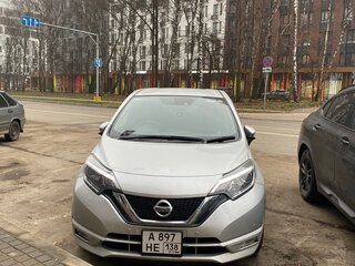 2020 Nissan Note II Рестайлинг, серебристый, 1250000 рублей, вид 3