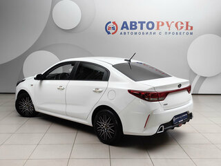 2021 Kia Rio IV Рестайлинг, белый, 1398000 рублей, вид 2