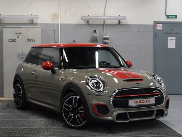 2018 Mini Hatch JCW III (F55/F56) Рестайлинг, серый - вид 2
