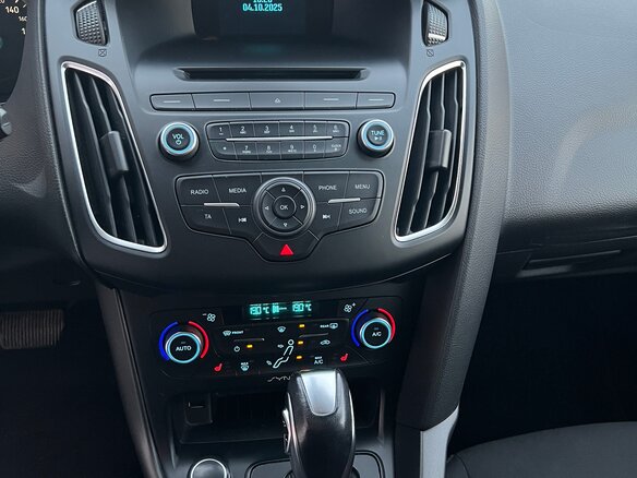 2017 Ford Focus III Рестайлинг, серый, 950000 рублей - вид 14