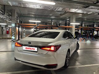2020 Lexus ES 250 VII, белый, 4330000 рублей, вид 3