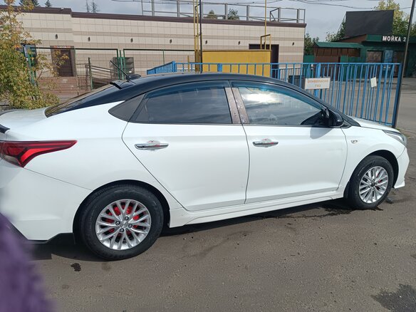 2019 Hyundai Solaris II, белый, 820000 рублей - вид 1