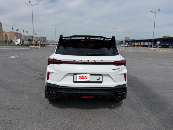 2024 Geely Coolray I Рестайлинг, белый, 2390000 рублей - вид 4
