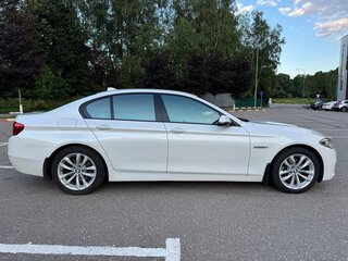 2016 BMW 5 серии 520d VI (F10/F11/F07) Рестайлинг, белый, 2490000 рублей, вид 3