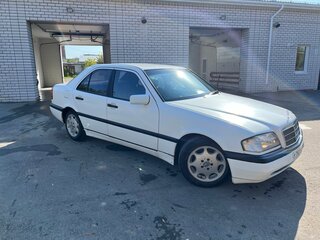 1993 Mercedes-Benz C-Класс 220 I (W202), белый, 600000 рублей, вид 3