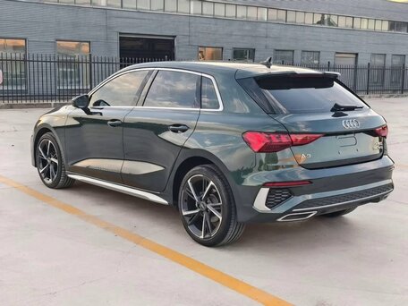 2023 Audi A3 Sportback 35 TFSI IV (8Y), зелёный, 2150000 рублей, вид 4