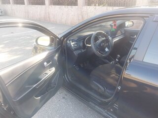 2013 Kia Rio III, чёрный, 900000 рублей, вид 3