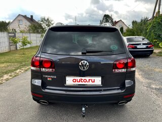 2007 Volkswagen Touareg I Рестайлинг, серый, 1910358 рублей, вид 5