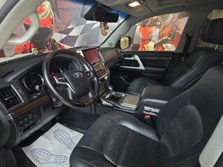 2018 Toyota Land Cruiser 200 Series Рестайлинг 2, белый, 9250000 рублей, вид 2
