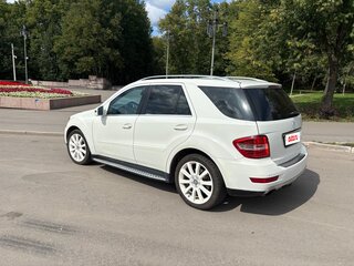 2010 Mercedes-Benz M-Класс 300 II (W164) Рестайлинг, белый, 2200000 рублей, вид 3