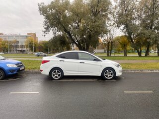 2014 Hyundai Solaris I Рестайлинг, белый, 915000 рублей, вид 2