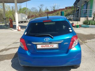 2011 Toyota Vitz III (XP130), синий, 670000 рублей, вид 4