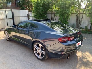 2022 Chevrolet Camaro VI Рестайлинг, серый, 3450000 рублей, вид 4