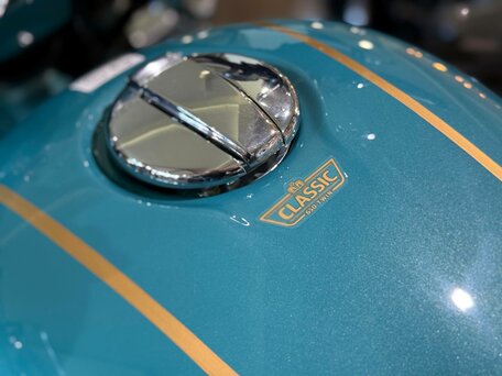 2026 Royal Enfield Classic 650, зелёный, 713000 рублей, вид 5